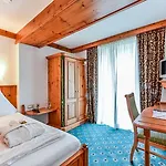 Hotel Schloss Holzrichter 4*