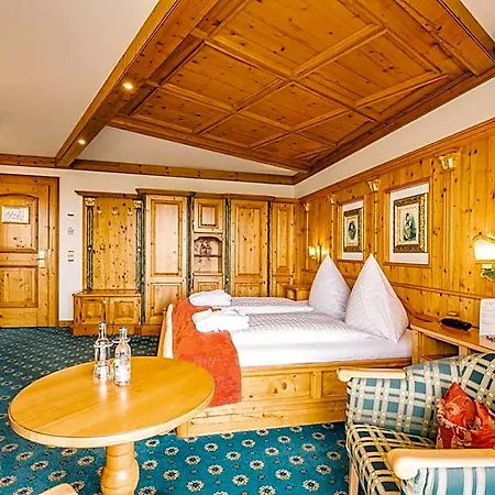 Schloss Holzrichter מלון 4*