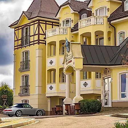 מלון Schloss Holzrichter 4*